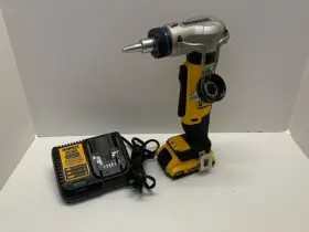 Dce400 Dewalt 20v Max 1 Inch Pex Expander Tool Head And 2ah Battery