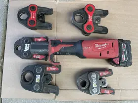 2773-20 Milwaukee 2273-20 M18 Force Logic Press Tool With Different Jaws See Pic.