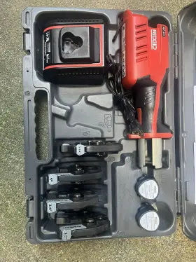57373 Ridgid Rp 241 Compact Press Tool With 1/2 Inch 3/4 1 And 1-1/4 Jaws