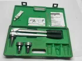 Q06275075 Wirsbo Pipe Pex Expander Tool 1/2 Inch 3/4 And Hard Case - Used